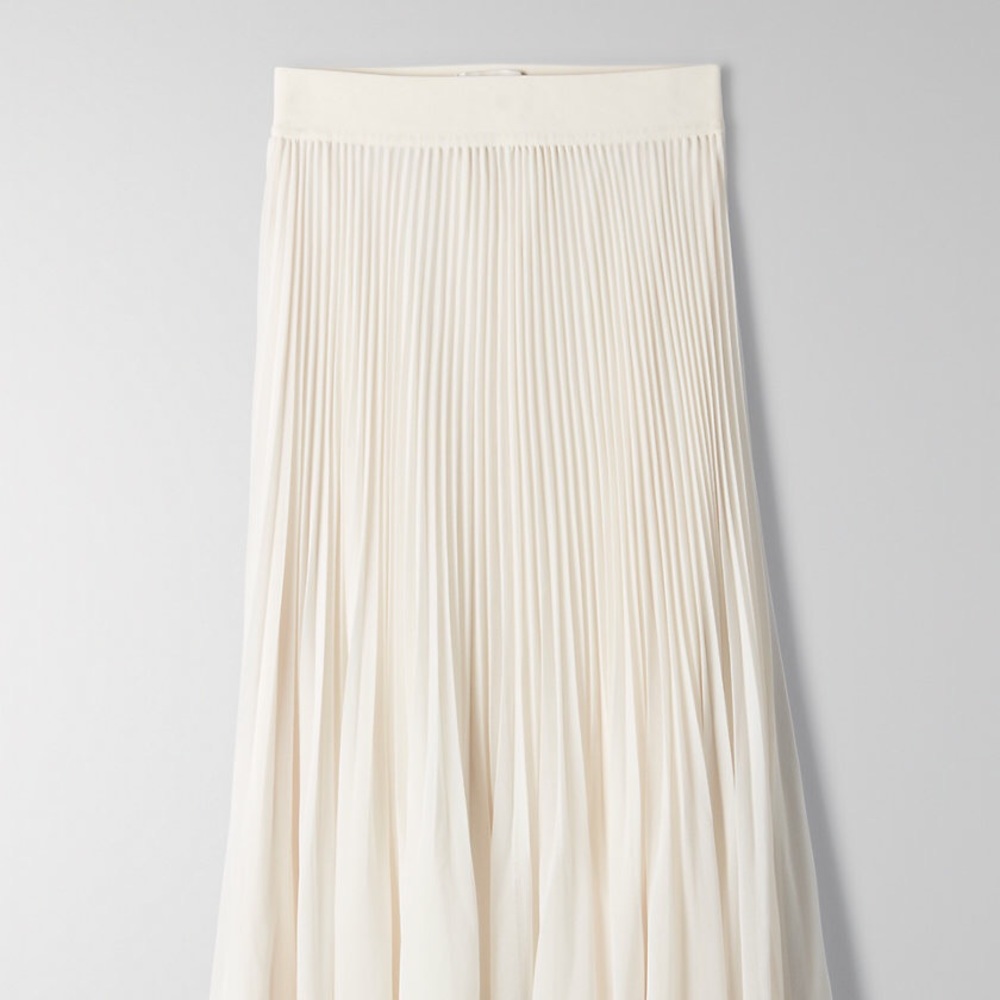 Wilfred White Midi skirt. Never been worn!